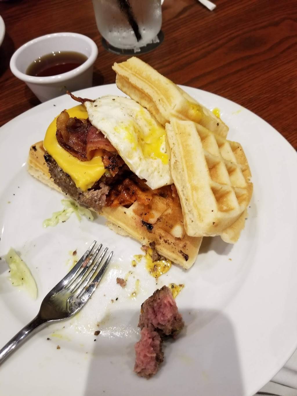 Smokey Bones Bar & Fire Grill | restaurant | 21733 FL-7, Boca Raton, FL 33428, USA | 5618527870 OR +1 561-852-7870