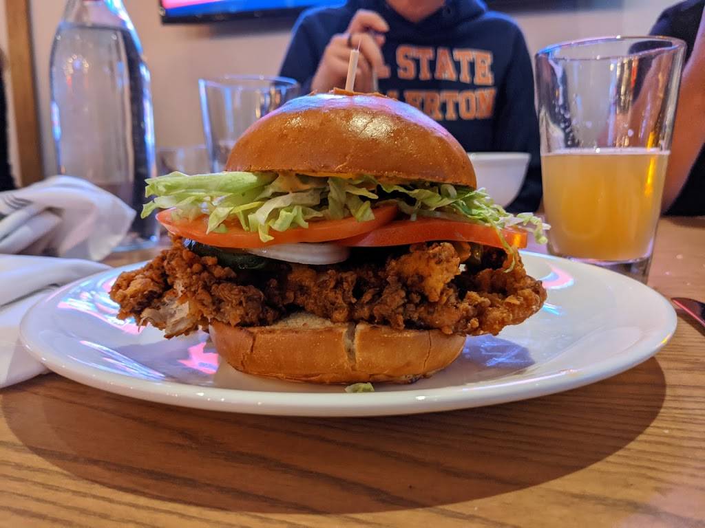 Bear Branch Tavern | restaurant | 133 Maple Ave E, Vienna, VA 22180, USA | 5716693663 OR +1 571-669-3663