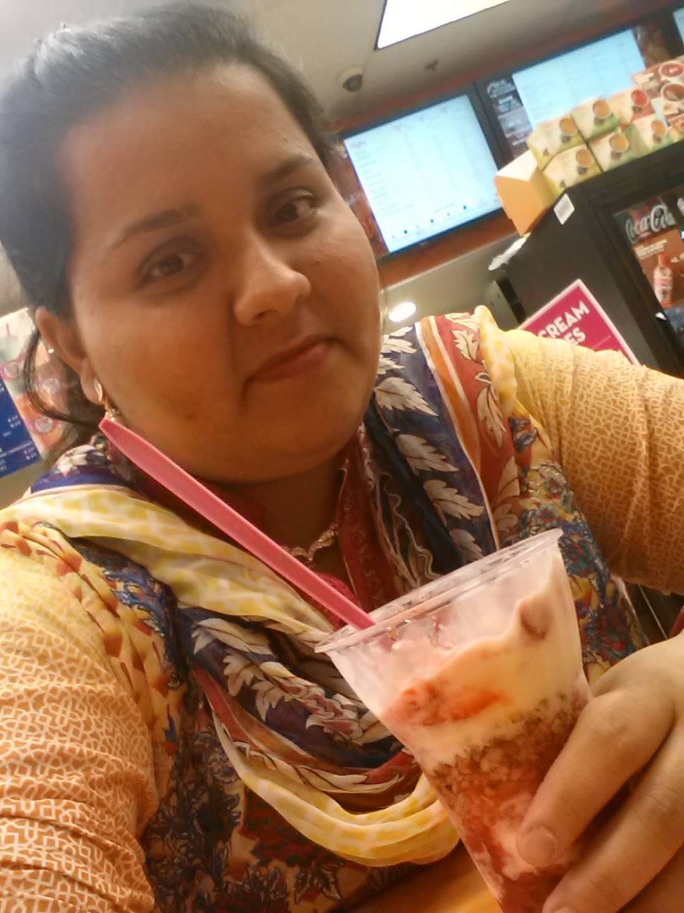 Dunkin Donuts | cafe | 3946 W Devon Ave, Lincolnwood, IL 60712, USA | 8476777077 OR +1 847-677-7077