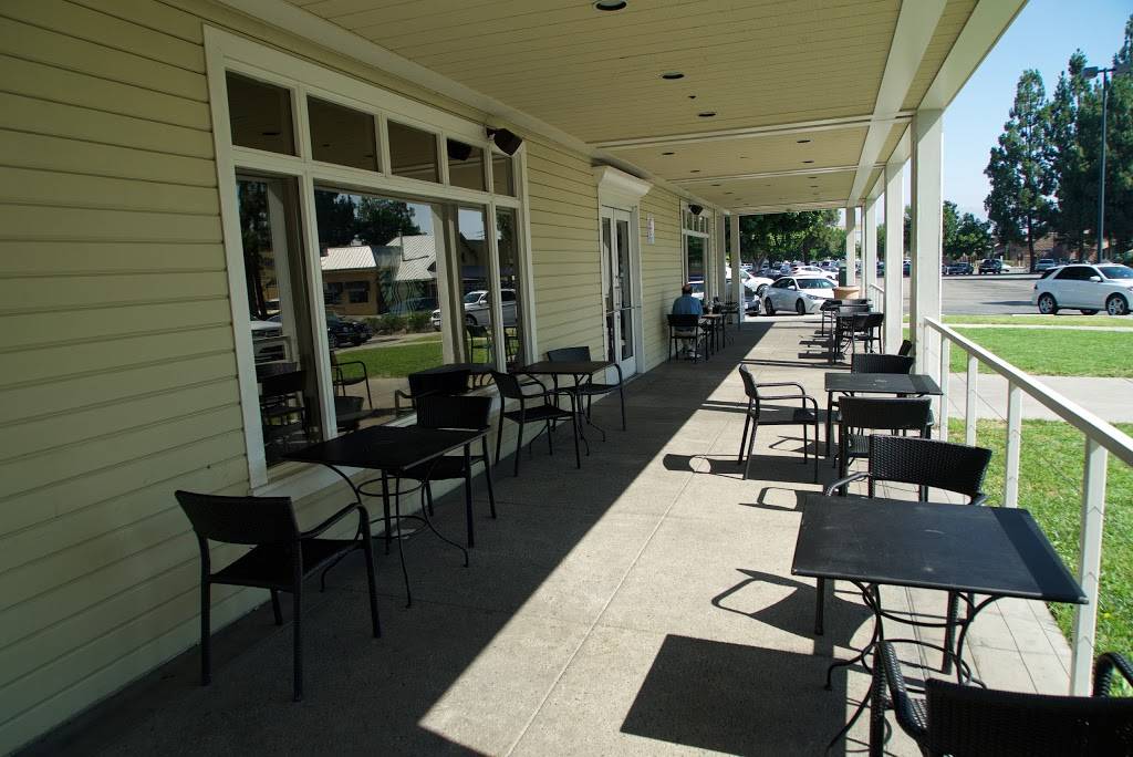 Starbucks | cafe | 22815 Victory Blvd #A, West Hills, CA 91307, USA | 8188830567 OR +1 818-883-0567