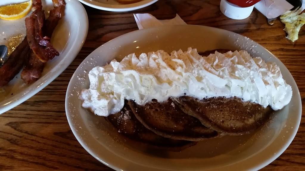 Cracker Barrel Old Country Store | restaurant | 6941 Charlotte Pike, Nashville, TN 37209, USA | 6153565229 OR +1 615-356-5229