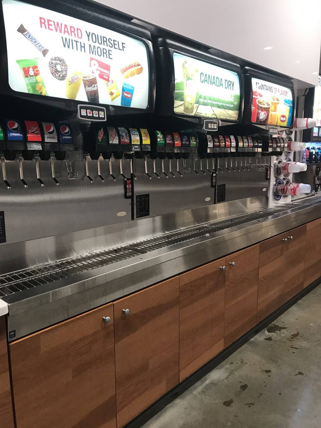 Kum & Go | meal takeaway | 3033 8th Ave, Evans, CO 80620, USA | 9703529268 OR +1 970-352-9268