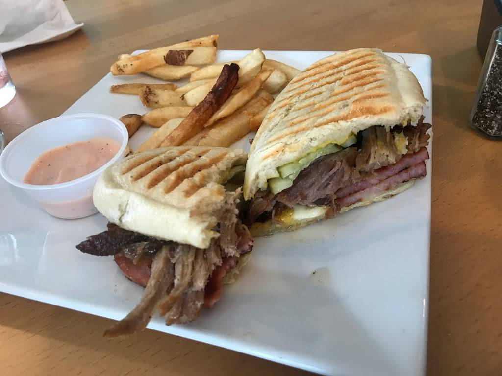 Sin Fronteras Cafe | restaurant | 7748 Ritchie Hwy, Glen Burnie, MD 21061, USA | 4104242022 OR +1 410-424-2022