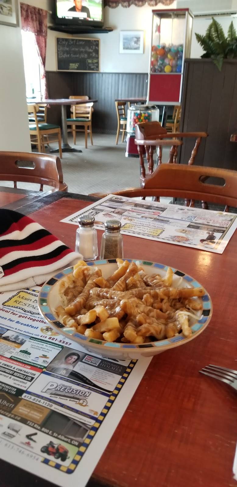 Main Street Grill & Pizzeria | restaurant | 8210 Victoria St, Metcalfe, ON K0A 2P0, Canada | 6138215557 OR +1 613-821-5557