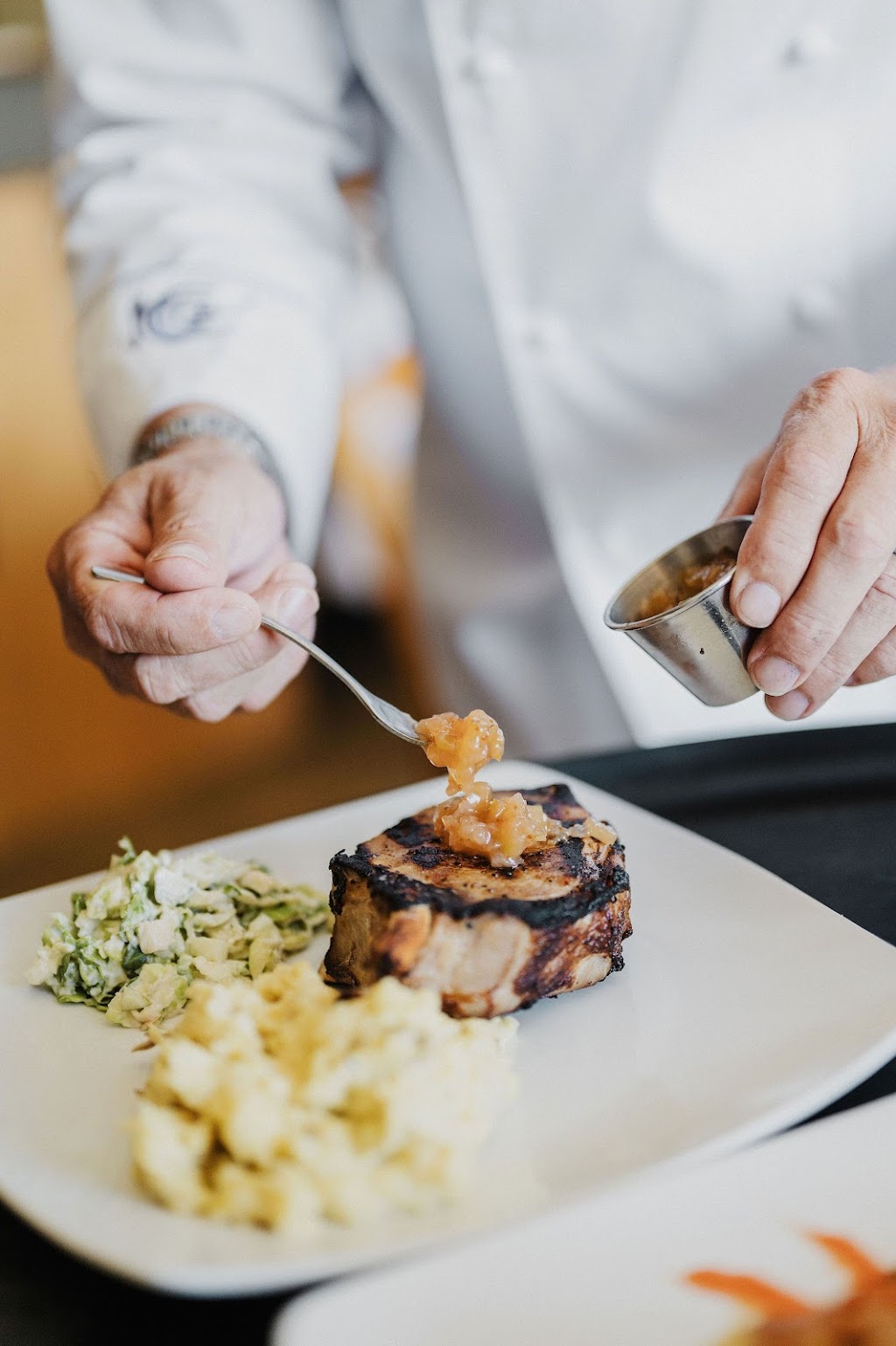 Dillard’s Chophouse | restaurant | 2330 4th St, Tuscaloosa, AL 35401, USA | 2056148782 OR +1 205-614-8782