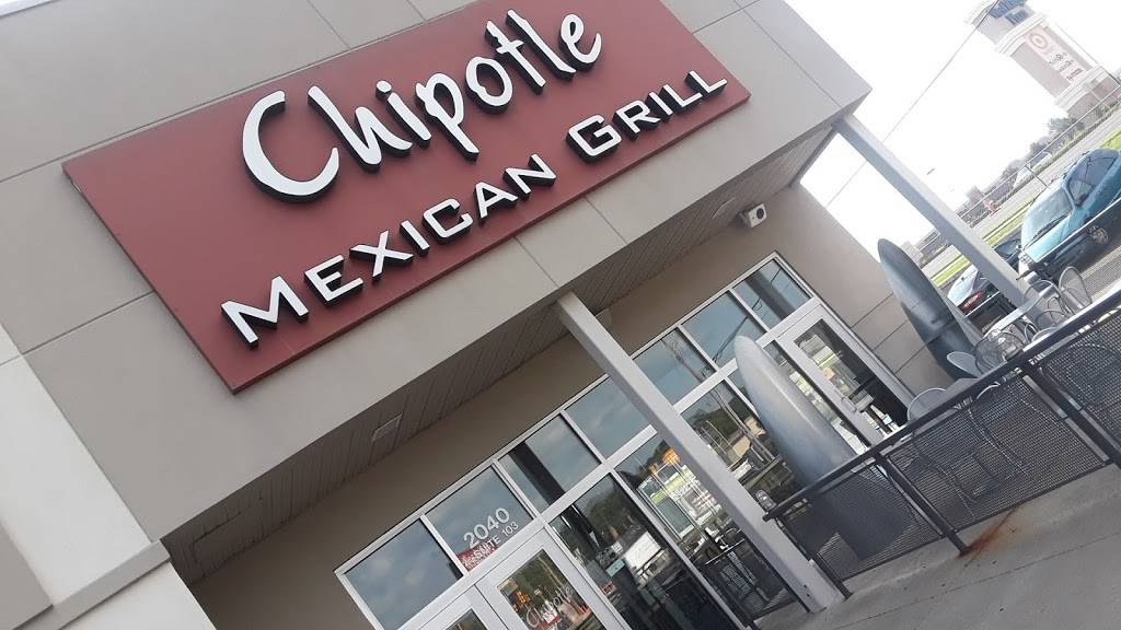 Chipotle Mexican Grill | restaurant | 2040 SW Wanamaker Rd #103, Topeka, KS 66604, USA | 7852733692 OR +1 785-273-3692