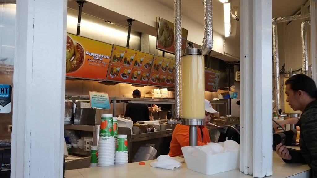 Gibeau Orange Julep | restaurant | 7700 Boulevard Décarie, Montréal, QC H4P 2H4, Canada | 5147387486 OR +1 514-738-7486