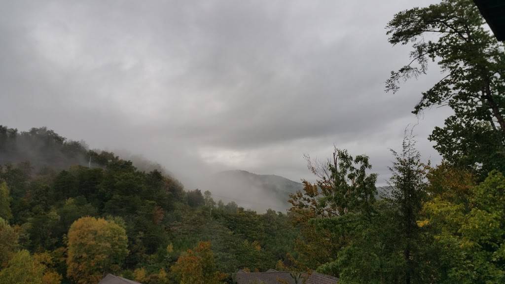 Gatlinburg Golf Course | restaurant | 520 Dollywood Ln, Pigeon Forge, TN 37863, USA | 8654533912 OR +1 865-453-3912