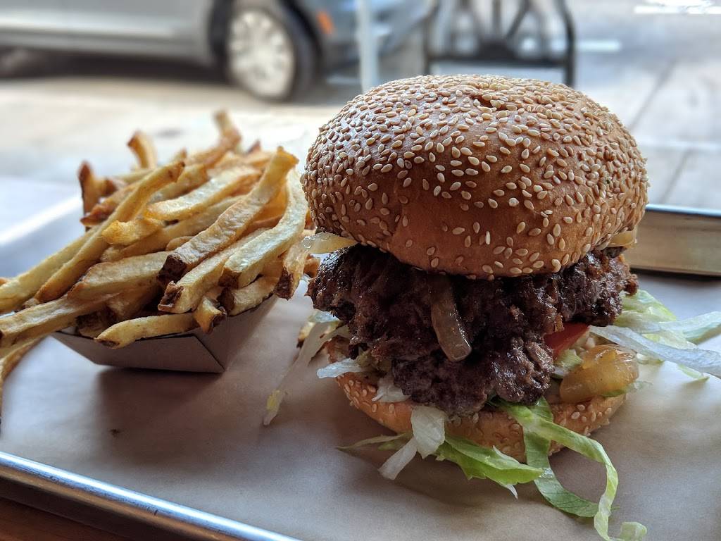 Hi-Way Burger & Fry | restaurant | 3853 24th St, San Francisco, CA 94114, USA | 4156416000 OR +1 415-641-6000