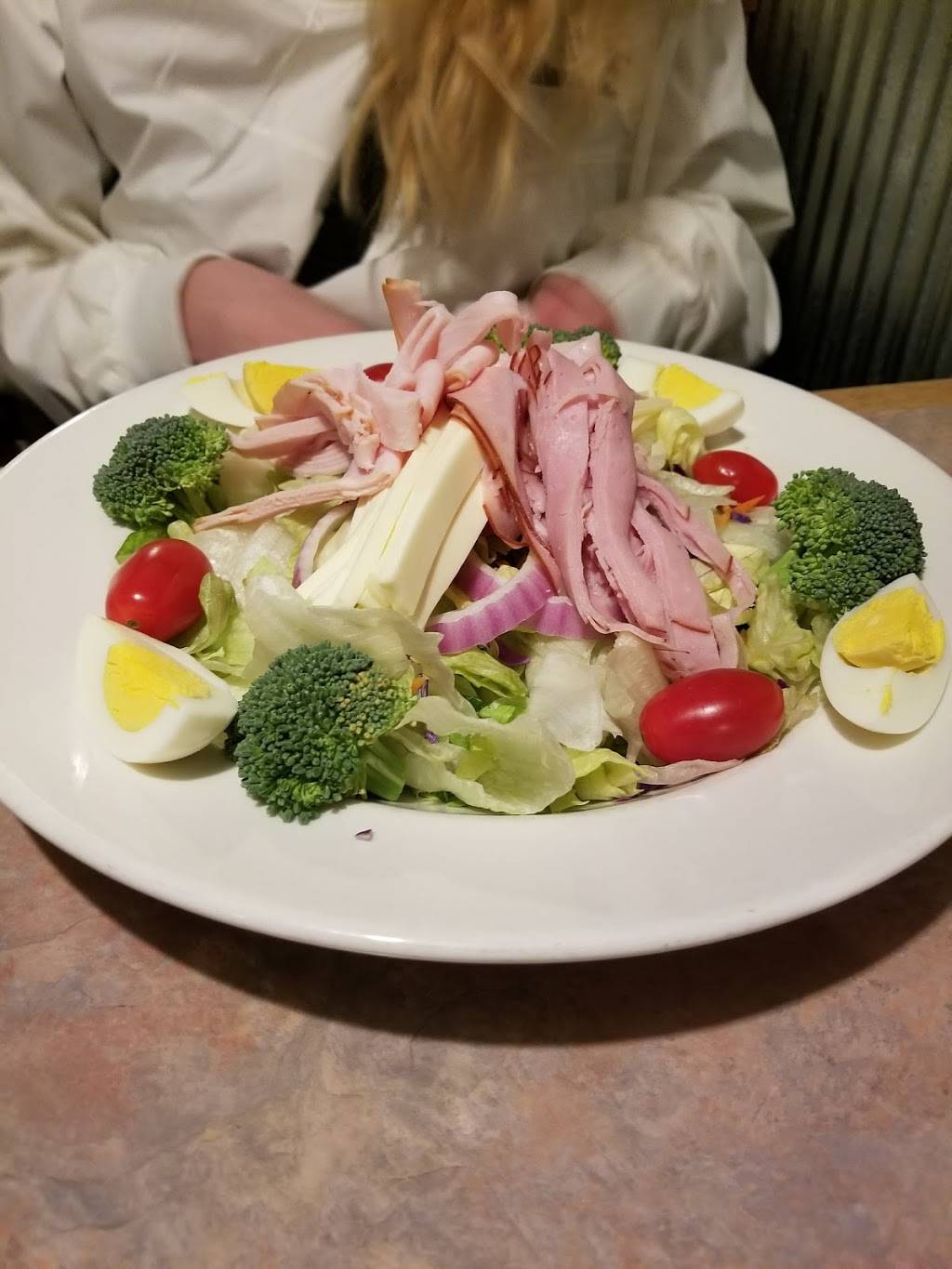 Kutztown Tavern | restaurant | 272 W Main St, Kutztown, PA 19530, USA | 6106839600 OR +1 610-683-9600