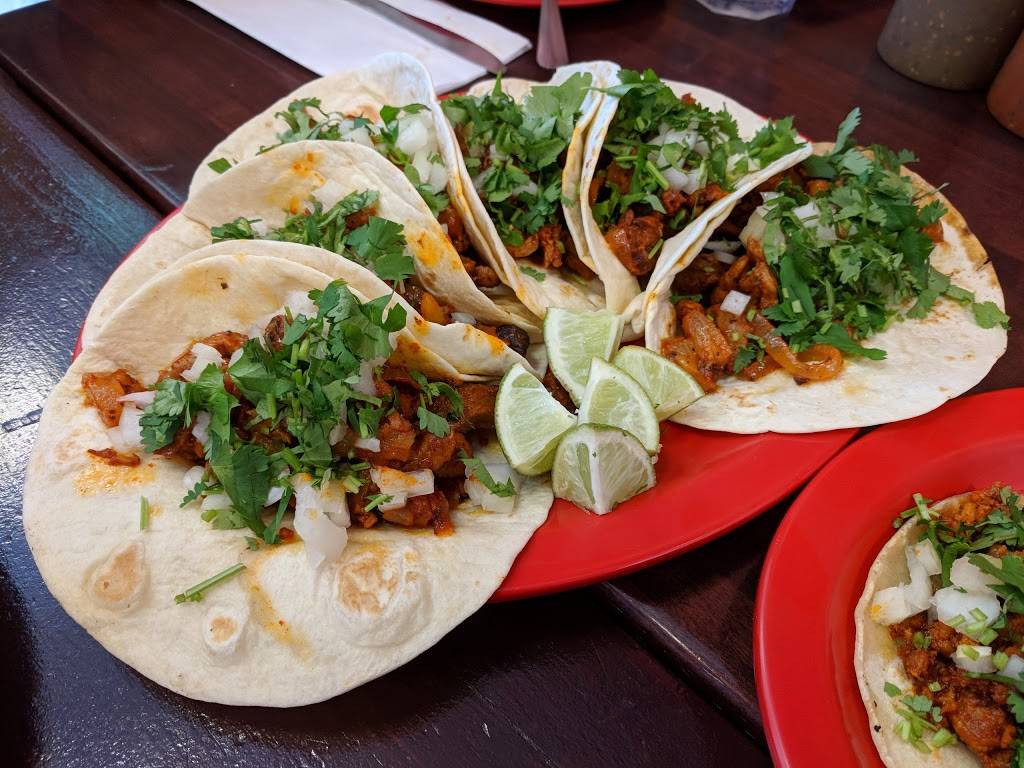 El Limon | restaurant | 61 W Lancaster Ave, Ardmore, PA 19003, USA | 4844163211 OR +1 484-416-3211