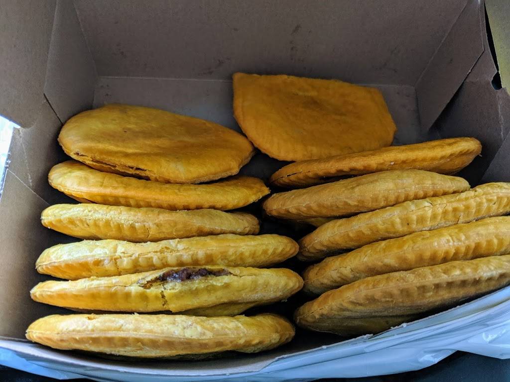 Tinnels West Jamaican Cuisine | restaurant | 6210 Finch Ave W, Etobicoke, ON M9V 0A1, Canada | 4167413519 OR +1 416-741-3519