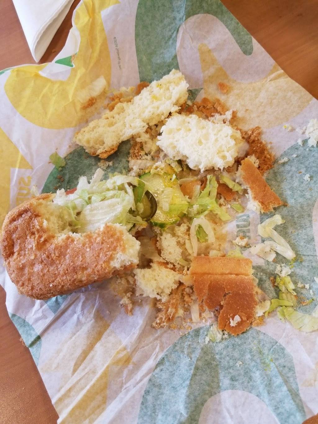 Subway | restaurant | 74 Front St E, Strathroy, ON N7G 1Y7, Canada | 5192461903 OR +1 519-246-1903