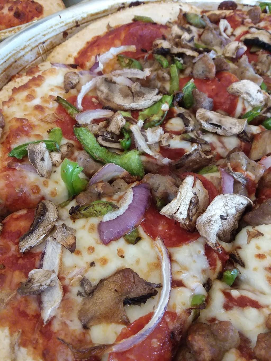 Pizza Hut | meal takeaway | 902 N, Old Steinhagen Rd, Warrenton, MO 63383, USA | 6364563622 OR +1 636-456-3622