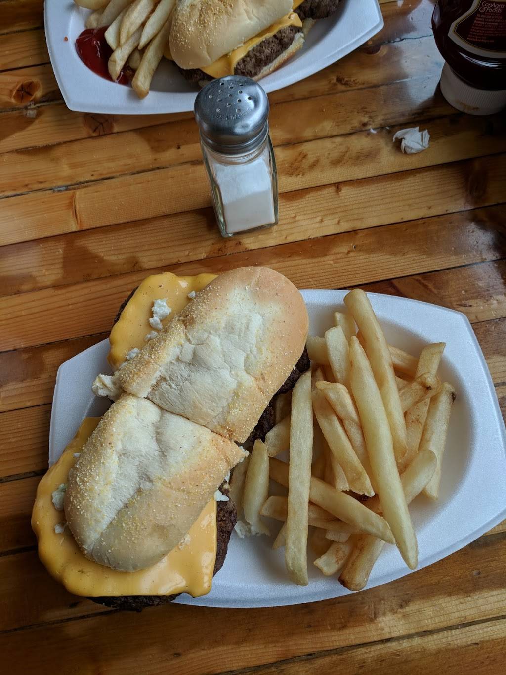 Mutzies | restaurant | 1200 Country Club Rd, Lincolnton, NC 28092, USA | 7042404592 OR +1 704-240-4592