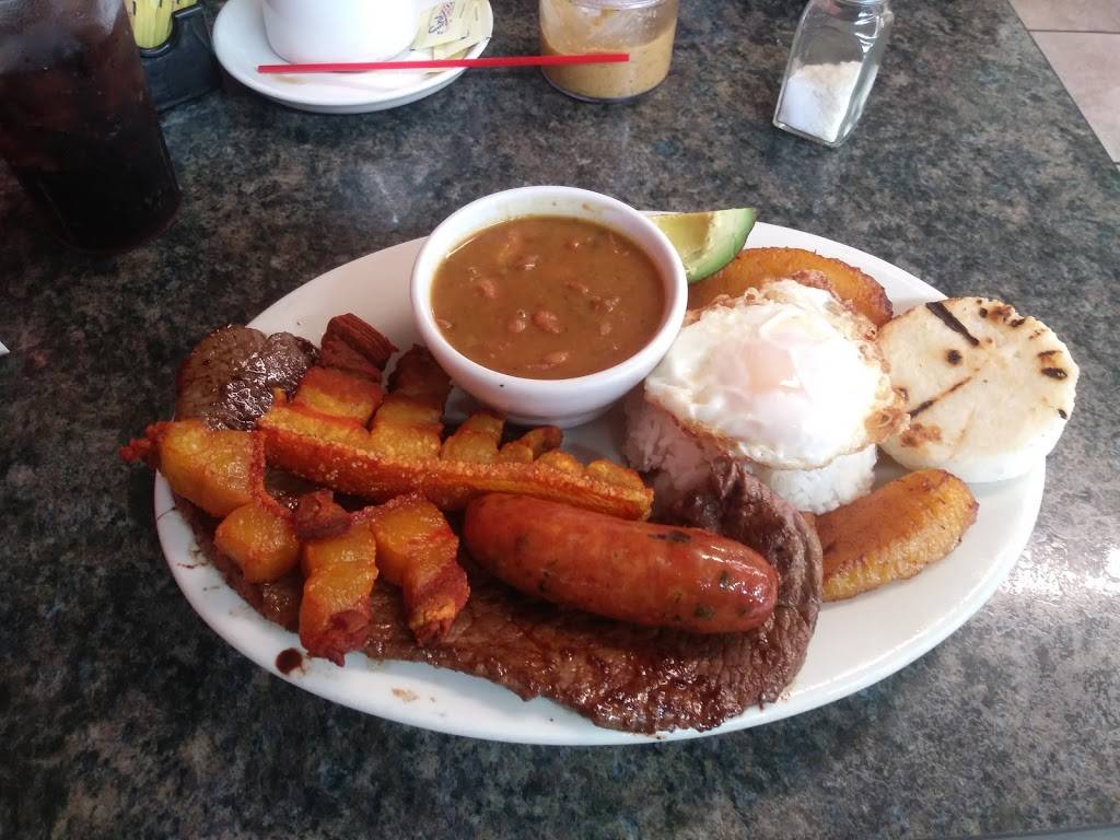 Mi Querida Colombia East | restaurant | 10438 E Colonial Dr, Orlando, FL 32817, USA | 4077044533 OR +1 407-704-4533