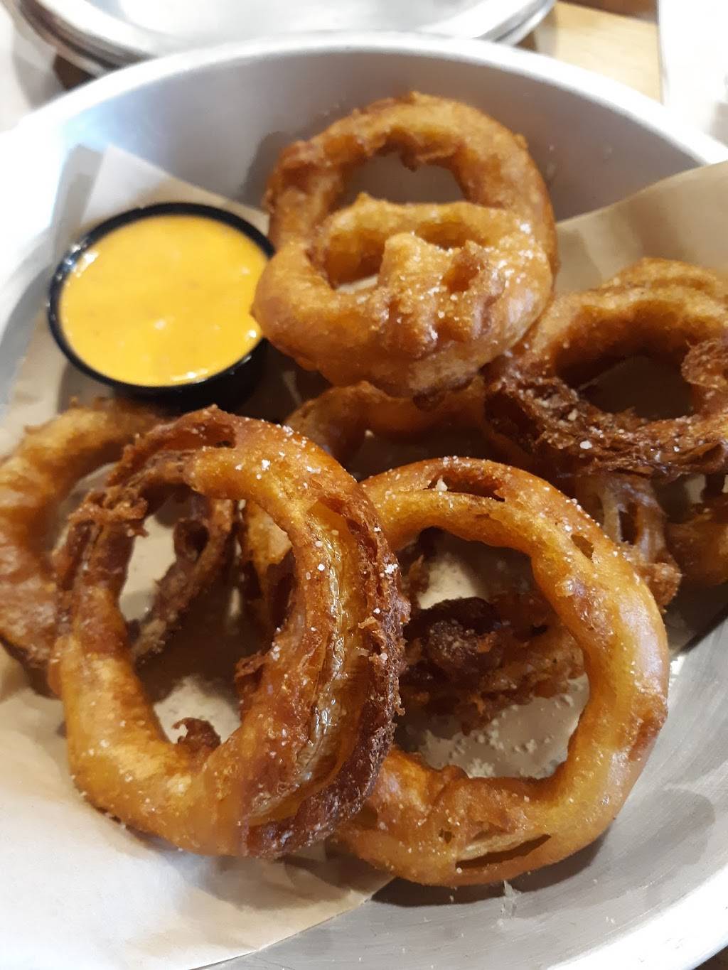 Copper Athletic Club | restaurant | 133 W Michigan Ave, Marshall, MI 49068, USA | 2697815400 OR +1 269-781-5400