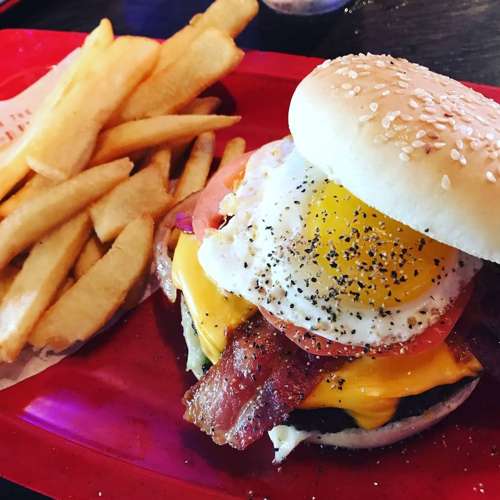 Red Robin Gourmet Burgers and Brews | restaurant | 4625 1st Ave SE, Cedar Rapids, IA 52402, USA | 3193786924 OR +1 319-378-6924