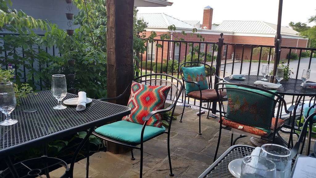 The Livery Tavern | restaurant | 1134 E Washington St, Lewisburg, WV 24901, USA | 3046459836 OR +1 304-645-9836