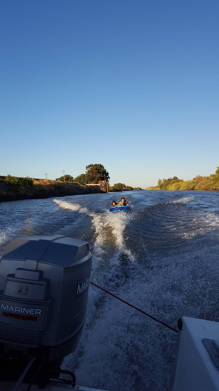 Tracy Oasis Marina Resort | restaurant | 12450 Grimes Rd, Tracy, CA 95304, USA | 2098353182 OR +1 209-835-3182