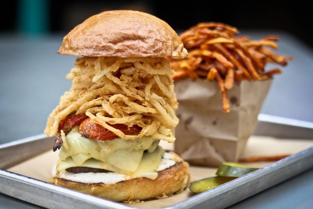 Burger Burger | restaurant | 209 E Main St, Fredericksburg, TX 78624, USA | 8309975226 OR +1 830-997-5226