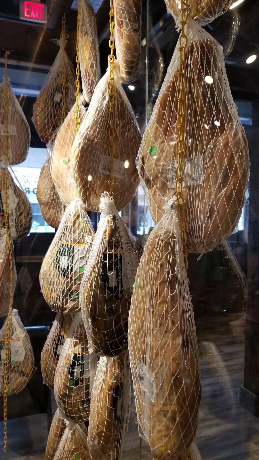 Toro Kitchen + Bar | restaurant | 1142 E Commerce St, San Antonio, TX 78205, USA | 2105921075 OR +1 210-592-1075