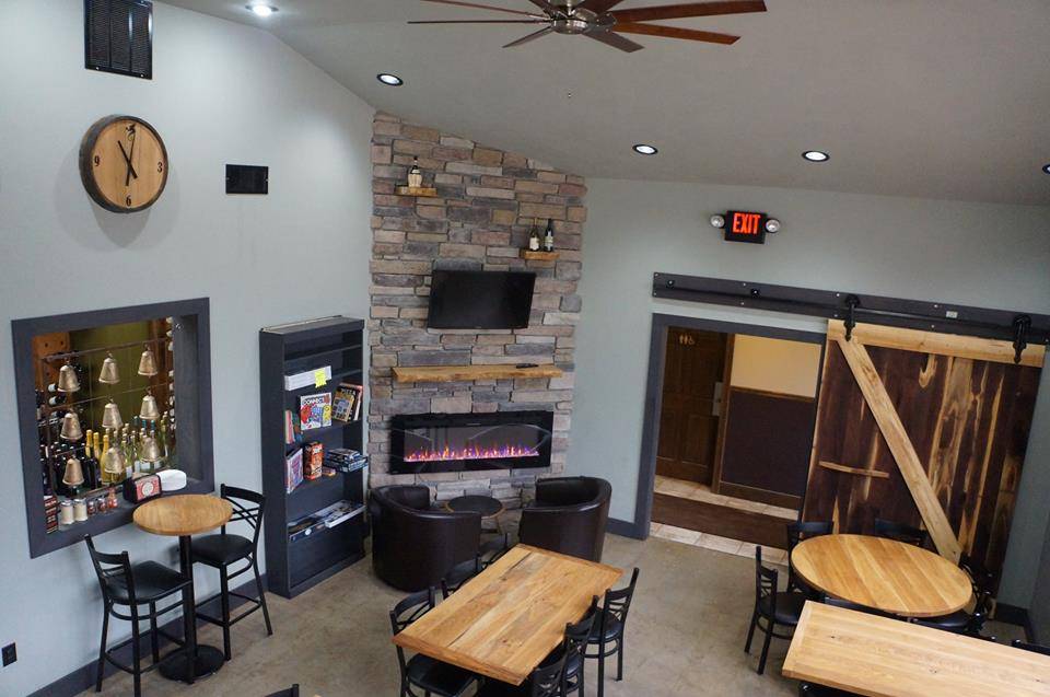 Portland Party Store | restaurant | 607 E Grand River Ave, Portland, MI 48875, USA | 5176472400 OR +1 517-647-2400