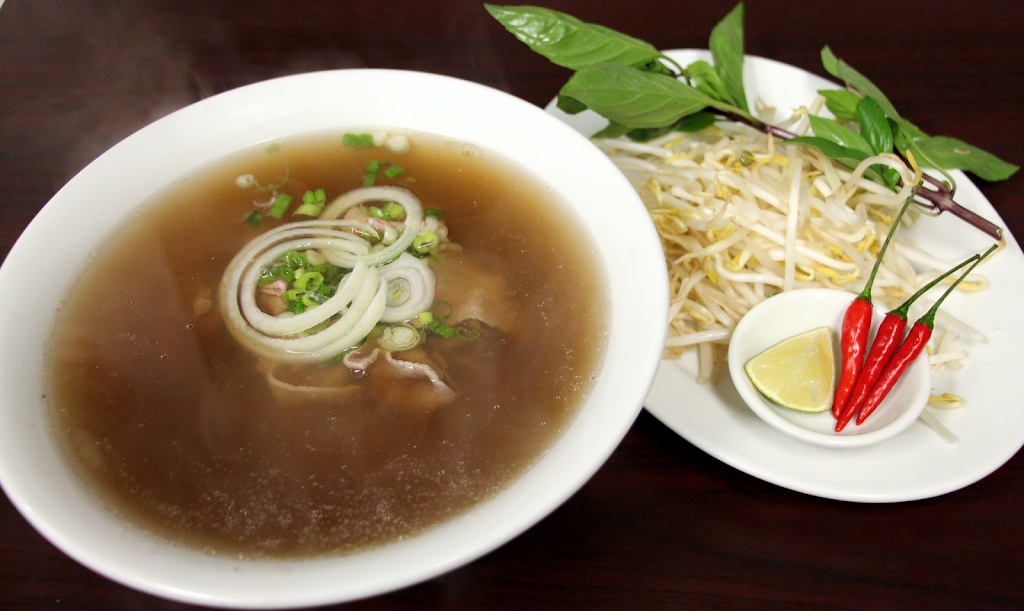 Pho Hoa Nam | restaurant | 2-3500 Fallowfield Rd, Nepean, ON K2J 4A7, Canada | 6138238121 OR +1 613-823-8121