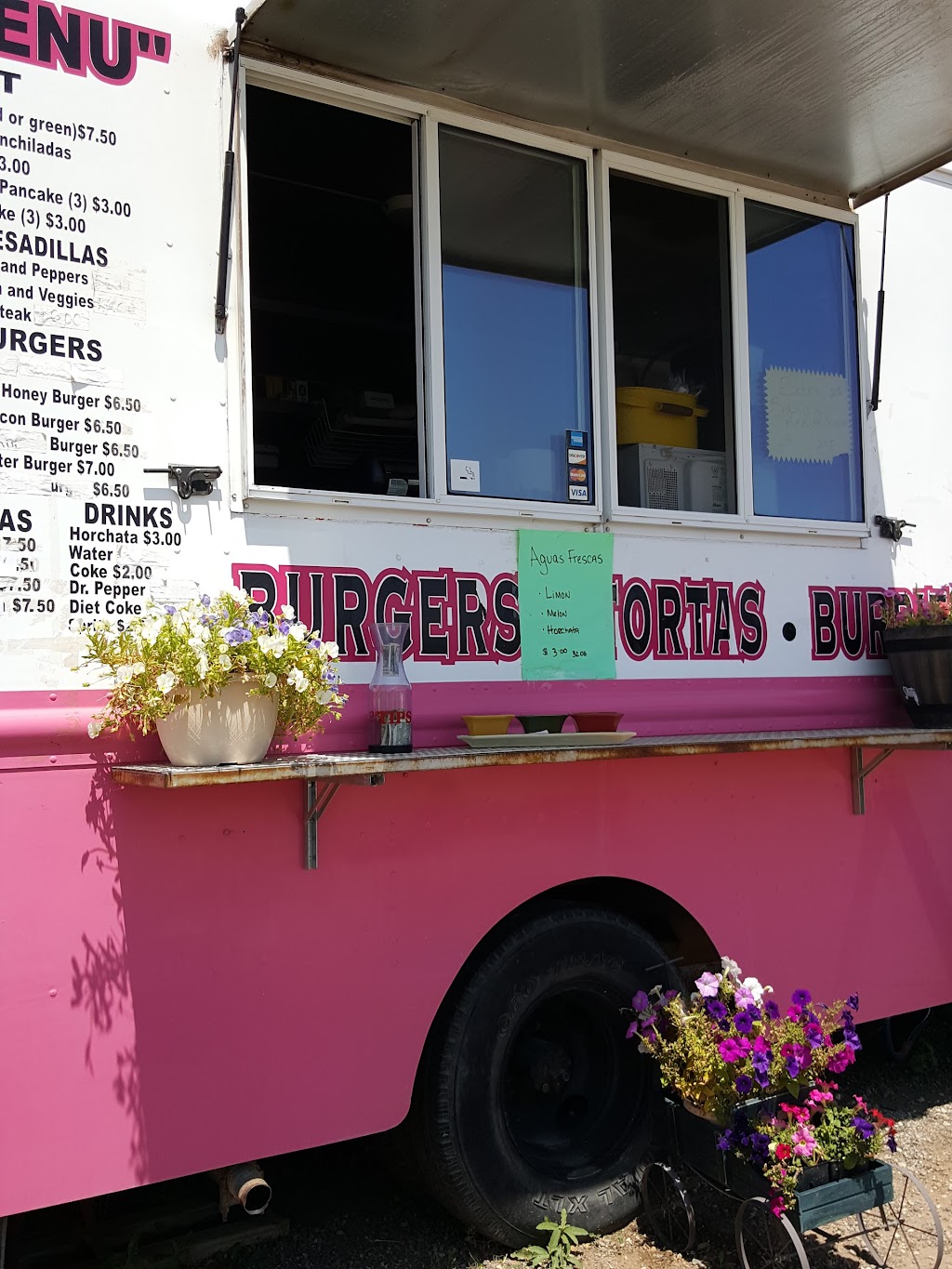 Yayas Food Truck | restaurant | 200 W Navajo Dr, Hobbs, NM 88240, USA | 5758259546 OR +1 575-825-9546