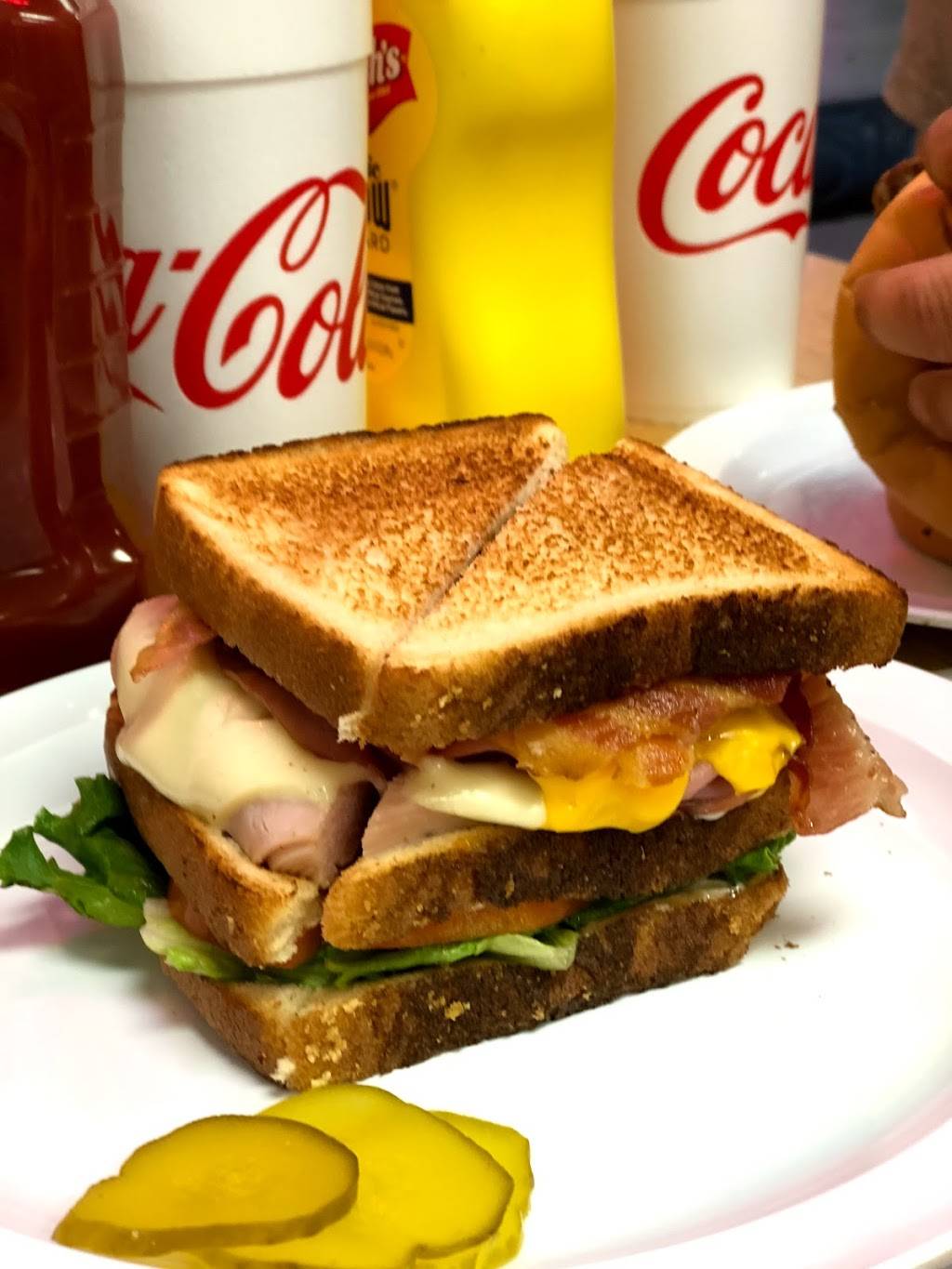 Ye Ole Fashioned Ice Cream | restaurant | 474 Savannah Hwy, Charleston, SC 29407, USA | 8437664854 OR +1 843-766-4854