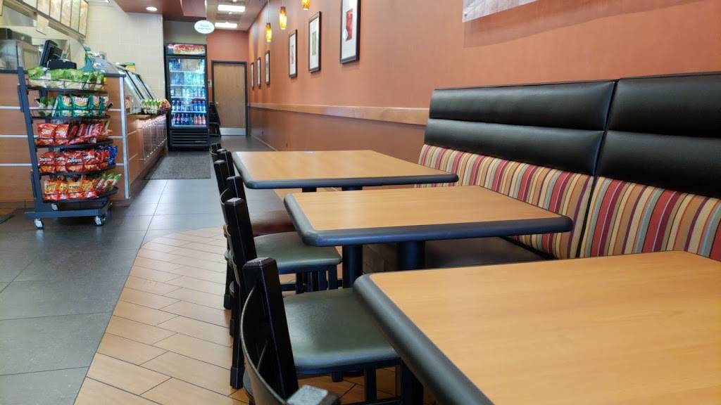 Subway Restaurants | restaurant | 9517 W Higgins Rd, Rosemont, IL 60018, USA | 8472920877 OR +1 847-292-0877