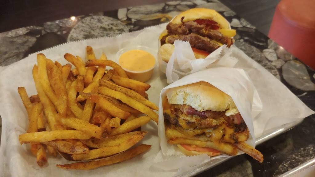 Burger 7 | restaurant | 4533 Duke St, Alexandria, VA 22304, USA | 5712578296 OR +1 571-257-8296