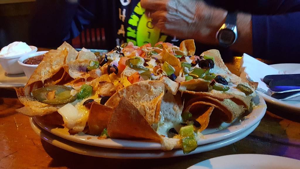 Lucky Dog Tavern & Grill | restaurant | 53 South Main St, Plymouth, NH 03264, USA | 6035362260 OR +1 603-536-2260