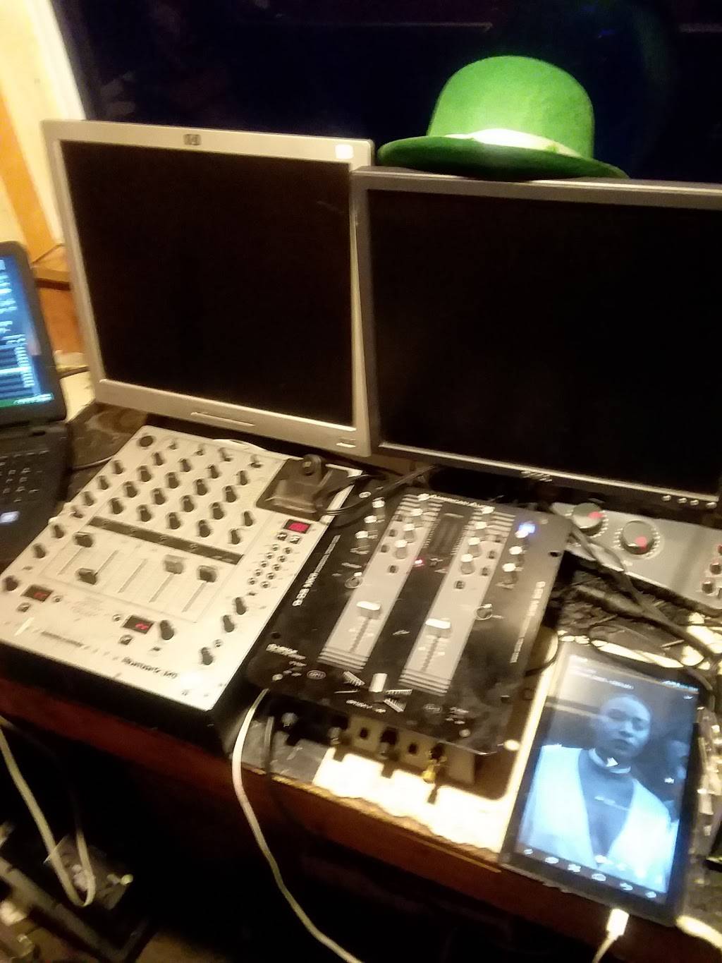 Keynote Lounge | restaurant | 18437 Conant St, Detroit, MI 48234, USA | 3134594157 OR +1 313-459-4157