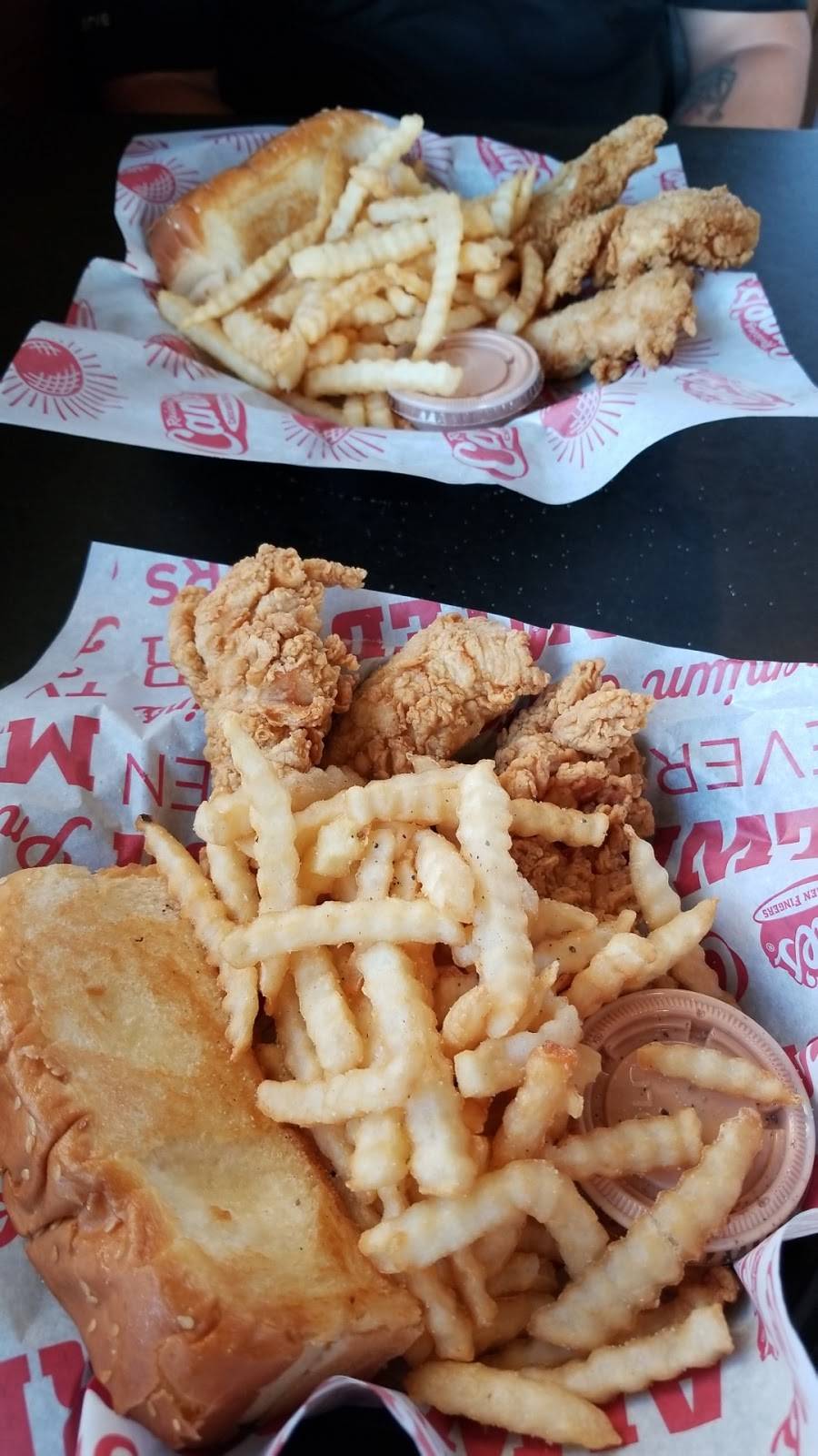 Raising Canes Chicken Fingers | meal takeaway | 6645 S Parker Rd, Centennial, CO 80016, USA | 3036931289 OR +1 303-693-1289