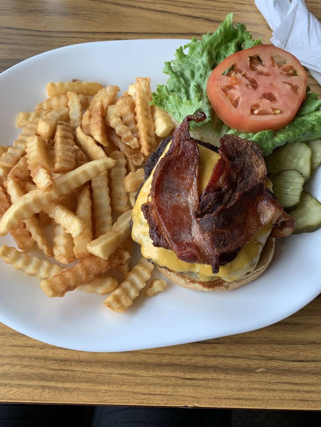 Little Oscars Restaurant | restaurant | 23470 Emery Ave, Hampton, MN 55031, USA | 6514376327 OR +1 651-437-6327