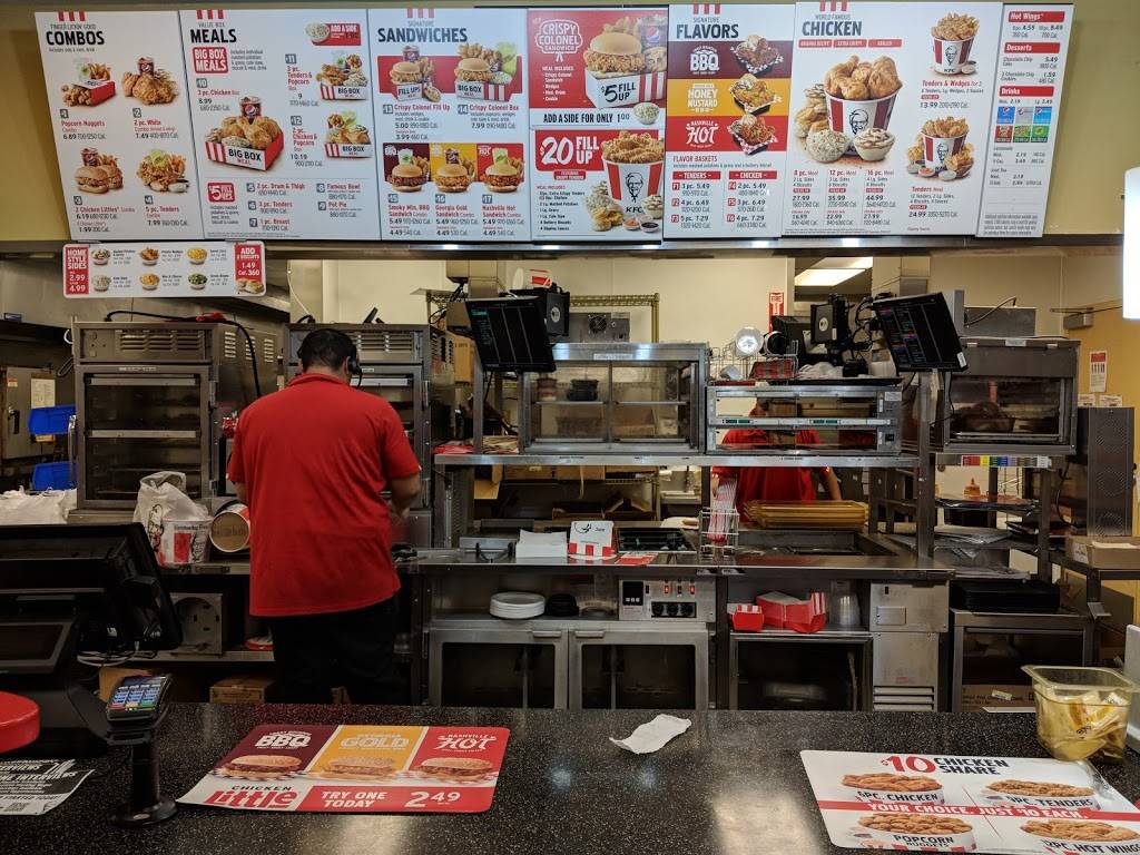 KFC | restaurant | 204 El Camino Real, Redwood City, CA 94062, USA | 6503655360 OR +1 650-365-5360