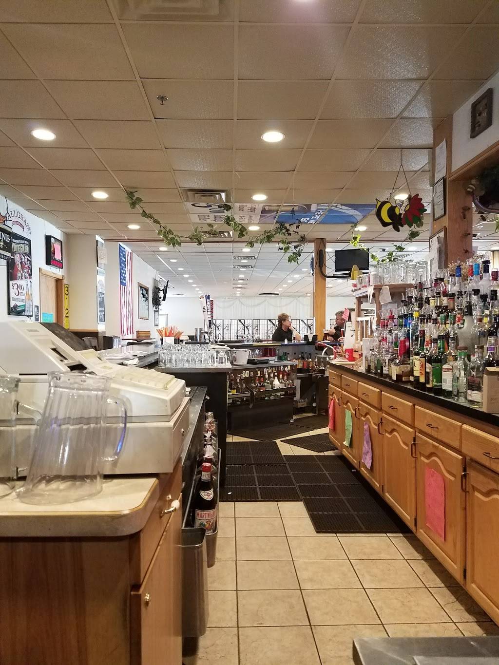 Queen Bees Bar & Grill | restaurant | 121 W James St, Paynesville, MN 56362, USA | 3202433975 OR +1 320-243-3975