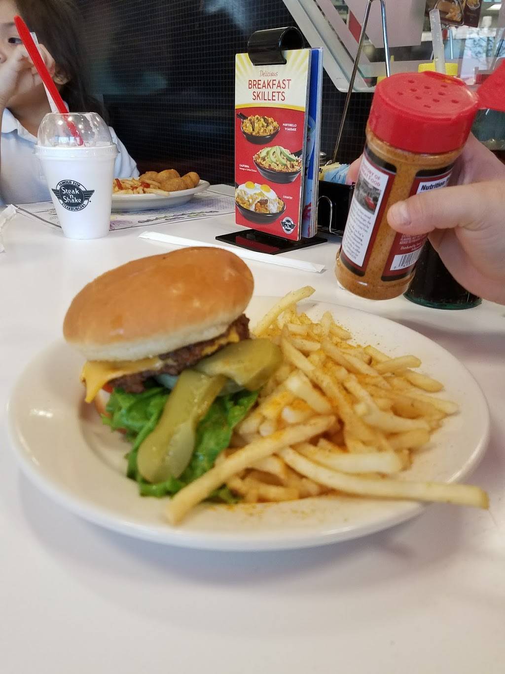 Steak n Shake | restaurant | 4199 Hacks Cross Rd, Memphis, TN 38125, USA | 9017553483 OR +1 901-755-3483