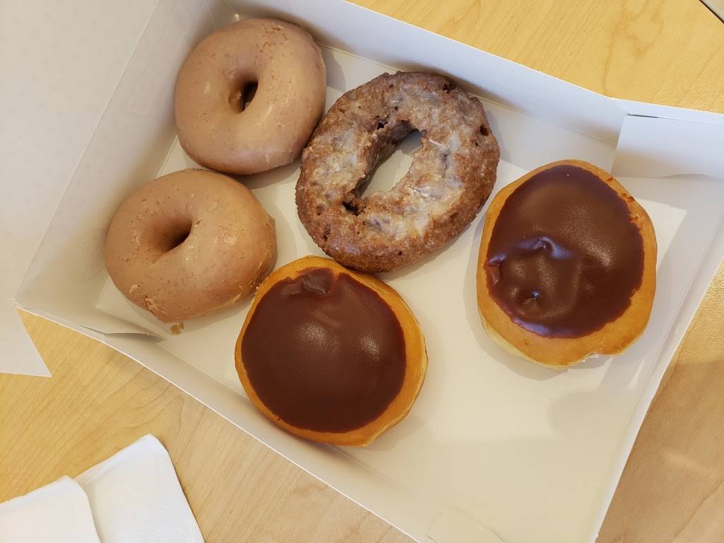 Krispy Kreme | bakery | 6689 Highway #85, Riverdale, GA 30274, USA | 7709976210 OR +1 770-997-6210