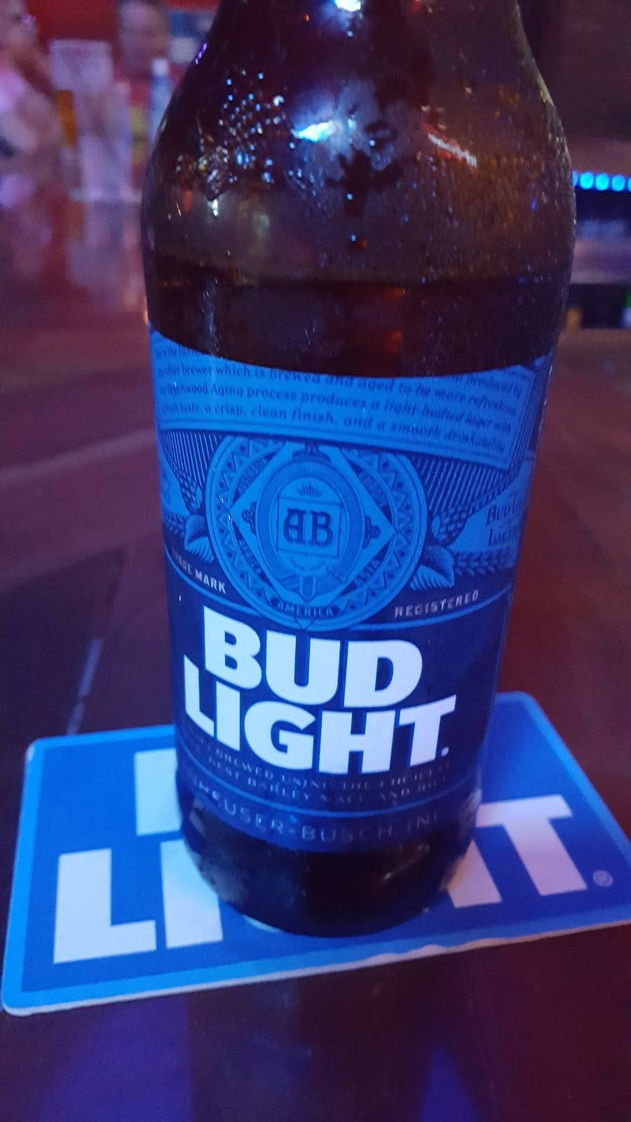 Quart House | restaurant | 20 N Walnut St, Glenwood, IA 51534, USA | 7125273405 OR +1 712-527-3405