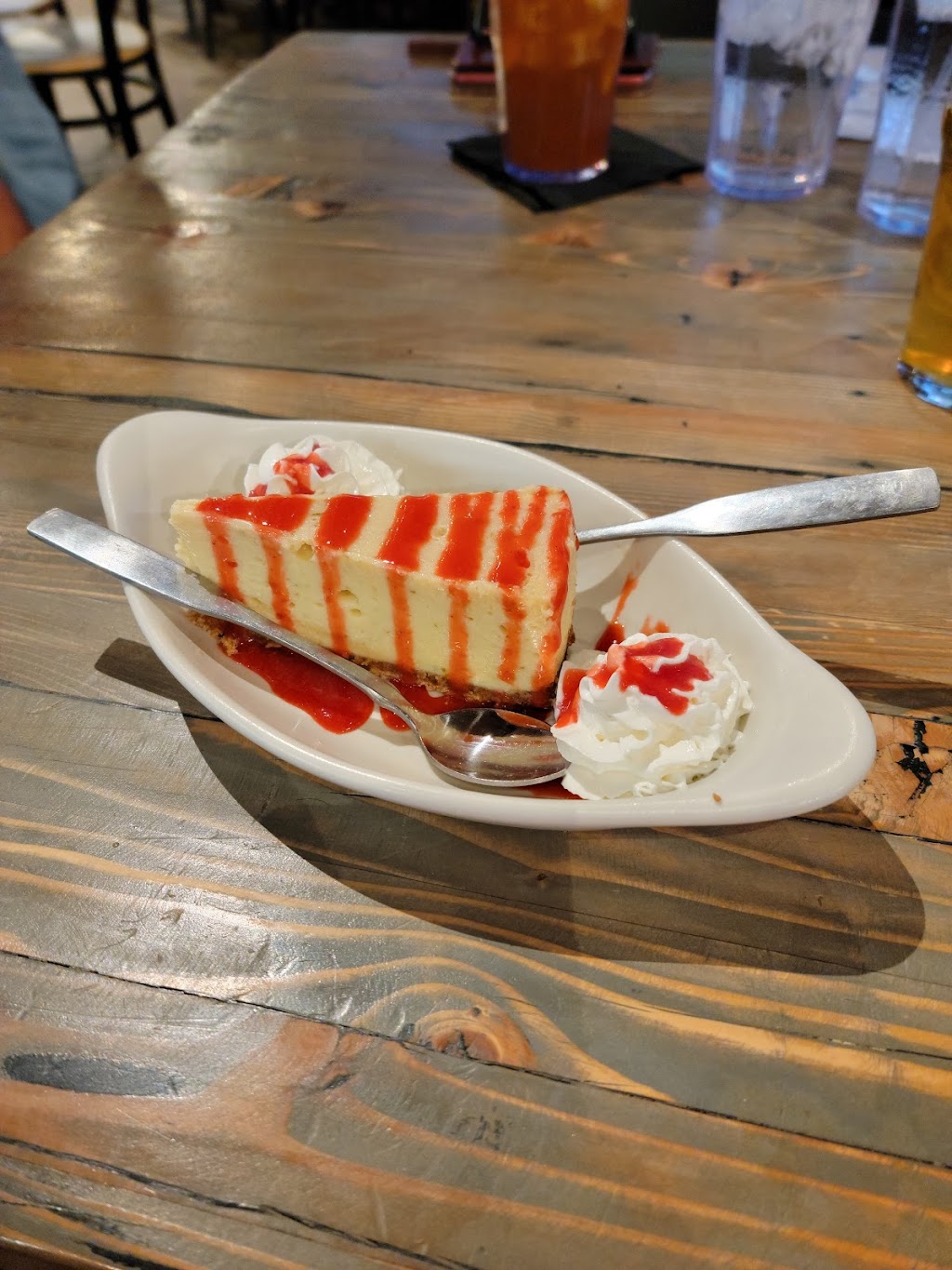 The Barnyard Crafthouse & Eatery | restaurant | 11011 E Tanque Verde Rd, Tucson, AZ 85749, USA | 5206007570 OR +1 520-600-7570