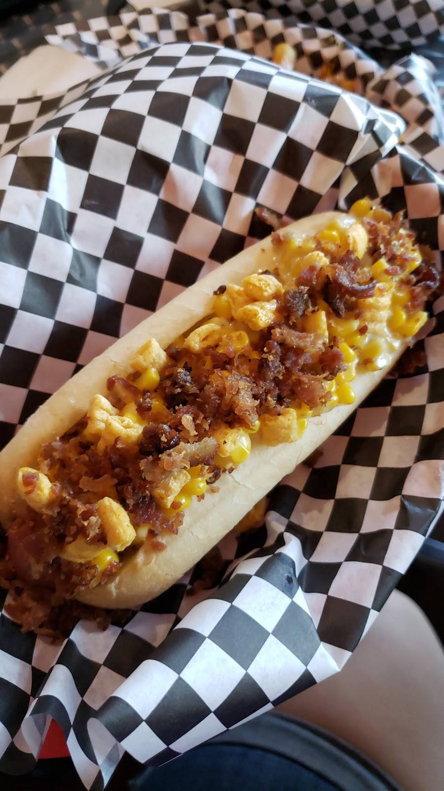 The Steamie Weenie | restaurant | 1500 N Green Valley Pkwy #130, Henderson, NV 89074, USA | 7023331383 OR +1 702-333-1383