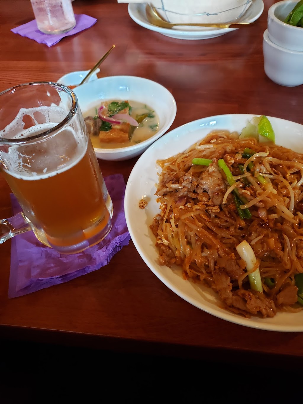 Areeya Thai & Noodle | restaurant | 2902 164th St SW #C4, Lynnwood, WA 98087, USA | 4253611583 OR +1 425-361-1583