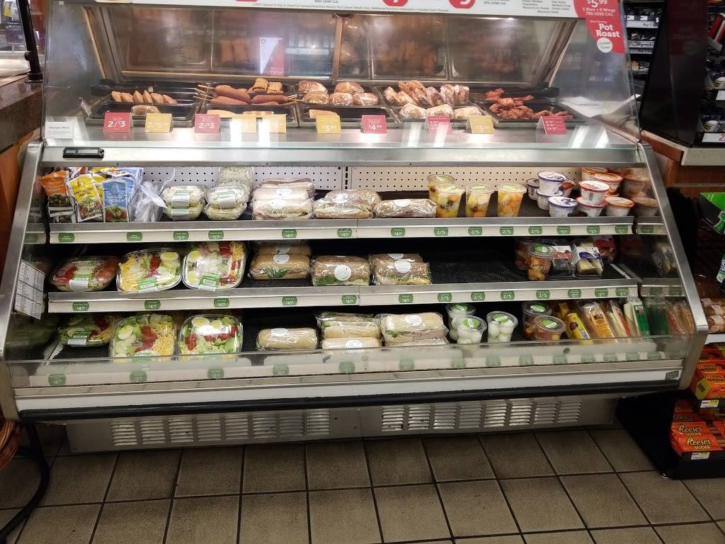 Flying J Travel Center | restaurant | 9510 Greenwood Rd, Greenwood, LA 71033, USA | 3189387744 OR +1 318-938-7744