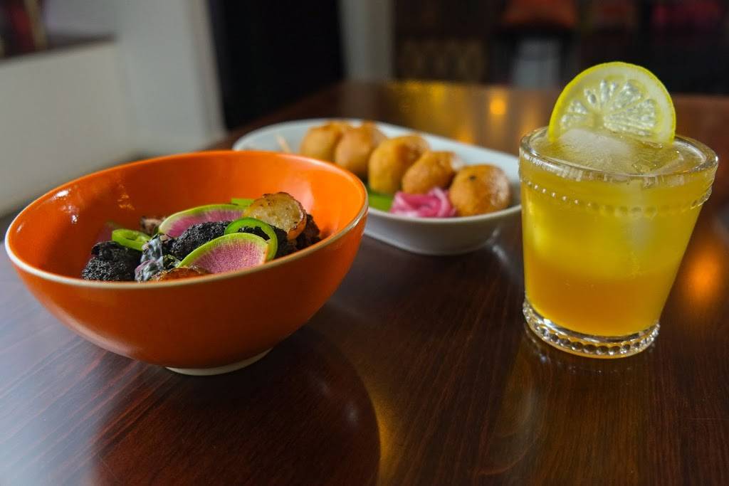 Mango Pickle | restaurant | 5842 N Broadway, Chicago, IL 60660, USA | 7739445555 OR +1 773-944-5555