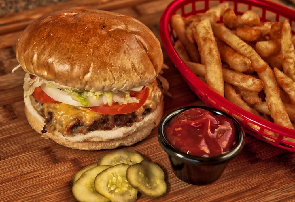 Pats Pizzeria | restaurant | 19 NY-31, Lyons, NY 14489, USA | 3159464500 OR +1 315-946-4500