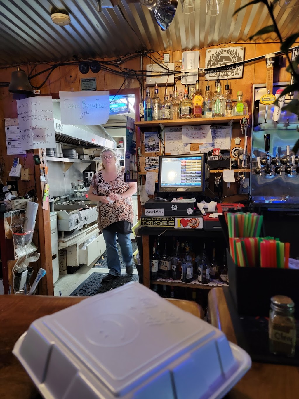 101 Bar & Grill | restaurant | 98141 W Benham Ln, Brookings, OR 97415, USA | 5414696037 OR +1 541-469-6037