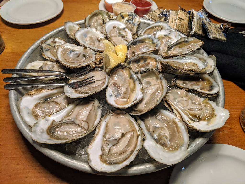 Harpoon Larrys Fish House & Oyster Bar | restaurant | 621 J Clyde Morris Blvd, Newport News, VA 23601, USA | 7578270600 OR +1 757-827-0600
