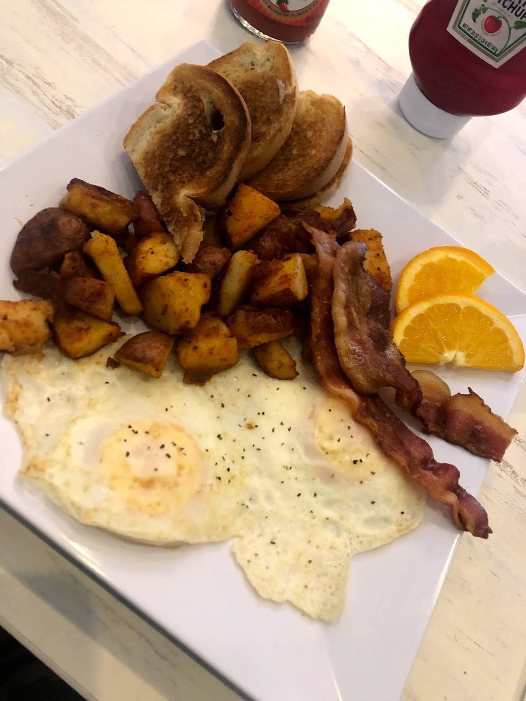 Uptown | restaurant | 1000 Chapel View Blvd Unit 100, Cranston, RI 02920, USA | 4016425800 OR +1 401-642-5800